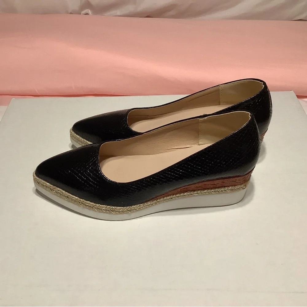 Black Pointed-Toe Women’s wedge with Espadrille Trim